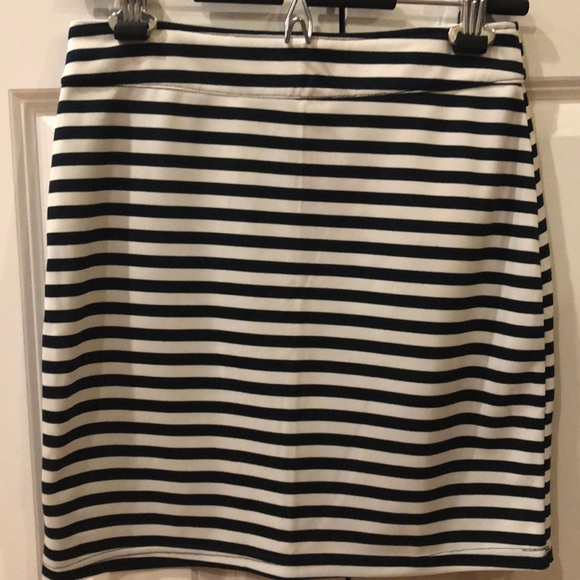 NWT Navy and White Striped Mini Skirt - Picture 1 of 2